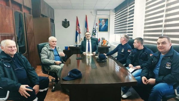 МИЛИОНИ ДОБРОВОЉНИМ ВАТРОГАСЦИМА - Извдајања из буџета кулске општине МИЛИОНИ ДОБРОВОЉНИМ ВАТРОГАСЦИМА - Извдајања из буџета кулске општине