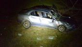 AUTO SLETEO U JARAK, DVOJE DECE PREBAČENO U BOLNICU: Detalji nesreće u Kraljevu, vatrogasci izvlačili povređene (FOTO) AUTO SLETEO U JARAK, DVOJE DECE PREBAČENO U BOLNICU: Detalji nesreće u Kraljevu, vatrogasci izvlačili povređene (FOTO)