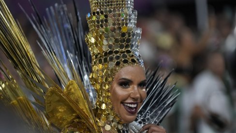 VRATIO SE U PUNOM SJAJU: U Riu se održava čuveni karneval (FOTO)