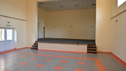 ГРАДЕ СЕЛО ДА МЛАДИ НЕ ОДЛАЗЕ: Окончани радови на реконтсрукцији Дома кулутре у Грабовцима ГРАДЕ СЕЛО ДА МЛАДИ НЕ ОДЛАЗЕ: Окончани радови на реконтсрукцији Дома кулутре у Грабовцима