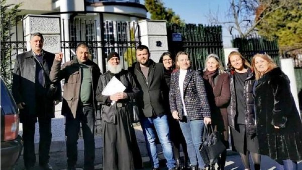 ЗАВРШЕНА АКЦИЈА МИХОЉСКОГ ЗБОРА: За помоћ становништву Сирије прикупљено више од 20 хиљада евра ЗАВРШЕНА АКЦИЈА МИХОЉСКОГ ЗБОРА: За помоћ становништву Сирије прикупљено више од 20 хиљада евра