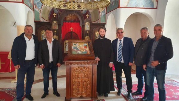 ПРЕДСЕДНИК ОПШТИНЕ РОЖАЈЕ РАХМАН ХУСОВИЋ О СПОРНИМ ФРЕСКАМА У ЦРКВИ РУЖИЦА: Фрескопис унео немир ПРЕДСЕДНИК ОПШТИНЕ РОЖАЈЕ РАХМАН ХУСОВИЋ О СПОРНИМ ФРЕСКАМА У ЦРКВИ РУЖИЦА: Фрескопис унео немир