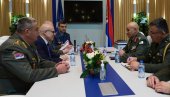 ОДЛИЧНА ВОЈНА САРАДЊА СРБИЈЕ И КИПРА: Вучевић се састао са генералом Зервакисом (ФОТО) ОДЛИЧНА ВОЈНА САРАДЊА СРБИЈЕ И КИПРА: Вучевић се састао са генералом Зервакисом (ФОТО)