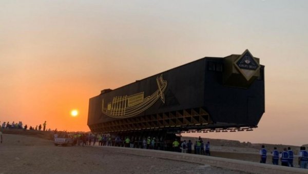 САРКОФАЗИ И БИСТЕ ЧЕКАЈУ ПОВРАТАК КУЋИ: После недавног отварања Великог египатског музеја поставља се питање реституције уметничких предмета