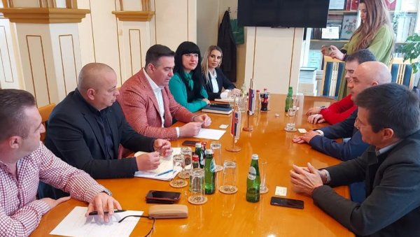 ШАМПИОНИ ТУРИЗМА: Делегација словеначке општине Шмарјешке Топлице у Врњачкој Бањи ШАМПИОНИ ТУРИЗМА: Делегација словеначке општине Шмарјешке Топлице у Врњачкој Бањи