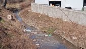 МИРИЈЕВСКИ ПОТОК ГОДИНАМА У КАТАСТРОФАЛНОМ СТАЊУ: Затрпан смећем све до Аде Хује МИРИЈЕВСКИ ПОТОК ГОДИНАМА У КАТАСТРОФАЛНОМ СТАЊУ: Затрпан смећем све до Аде Хује