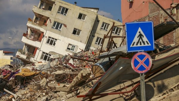 ТУРСКА СЕ ПОНОВО ТРЕСЛА: Земљотрес се осетио на дубини од 11, 41 километар ТУРСКА СЕ ПОНОВО ТРЕСЛА: Земљотрес се осетио на дубини од 11, 41 километар