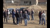 ЛОЗНИЦА УЗ МЕШТАНЕ ТРШИЋА: Вуково родно село добија стадион до краја године ЛОЗНИЦА УЗ МЕШТАНЕ ТРШИЋА: Вуково родно село добија стадион до краја године
