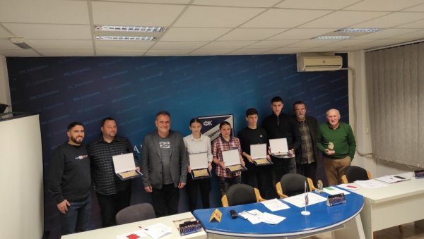 ЈАГОДИНА НАГРАДИЛА НАЈБОЉЕ У СПОРТУ: Проглашени најбољи играчи, тренер и спортски радници ЈАГОДИНА НАГРАДИЛА НАЈБОЉЕ У СПОРТУ: Проглашени најбољи играчи, тренер и спортски радници
