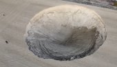 U TURSKOJ SE IZNENADA STVORIO OGROMAN KRATER: Nema veze sa zemljotresom (VIDEO) U TURSKOJ SE IZNENADA STVORIO OGROMAN KRATER: Nema veze sa zemljotresom (VIDEO)
