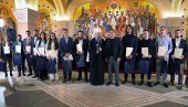 STIPENDIJE NAJBOLJIMA: SPC nagradila studente završnih godina šest fakulteta STIPENDIJE NAJBOLJIMA: SPC nagradila studente završnih godina šest fakulteta