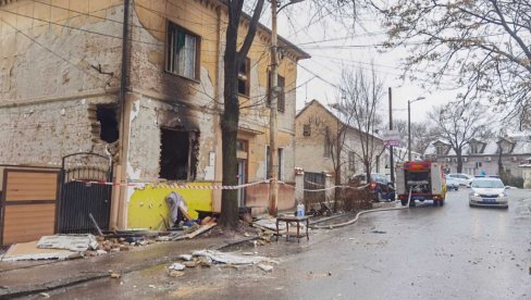 PRITVOR ZBOG EKSPLOZIJE U ZEMUNU: Dva direktora iza rešetaka PRITVOR ZBOG EKSPLOZIJE U ZEMUNU: Dva direktora iza rešetaka