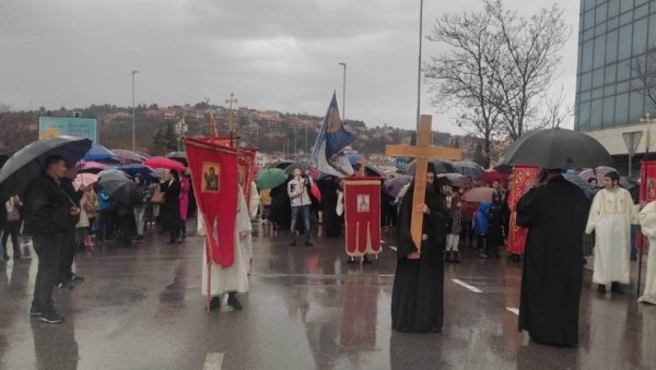 У ПОДГОРИЦИ ОДРЖАН СВЕТОСИМЕОНОВСКИ САБОР И ТРАДИЦИОНАЛНА ЛИТИЈА: Свети Симеон Мироточиви, оставио народу запаљену свећу вере У ПОДГОРИЦИ ОДРЖАН СВЕТОСИМЕОНОВСКИ САБОР И ТРАДИЦИОНАЛНА ЛИТИЈА: Свети Симеон Мироточиви, оставио народу запаљену свећу вере