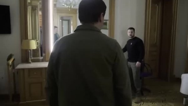 КАО РИЈАЛИТИ: Зеленски пред ТВ камерама показао где живи од почетка руске специјалне операције (ВИДЕО) КАО РИЈАЛИТИ: Зеленски пред ТВ камерама показао где живи од почетка руске специјалне операције (ВИДЕО)