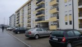 PONOSNI I SREĆNI: Novi vlasnici stanova za bezbednjake u Kraljevu rešili stambeno pitanje PONOSNI I SREĆNI: Novi vlasnici stanova za bezbednjake u Kraljevu rešili stambeno pitanje