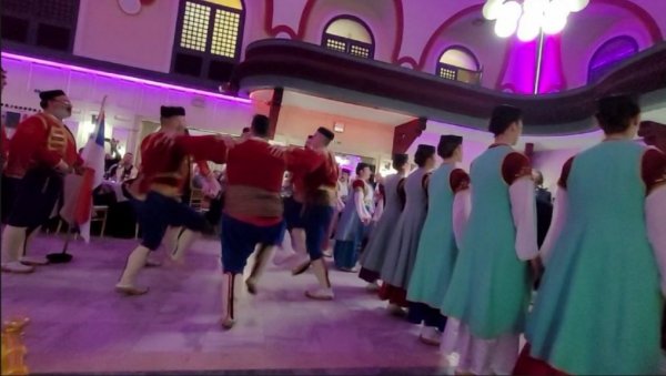 ЗАВИЧАЈНА ТРЕПЗА, ПЕСМА И ИГРА: У Сомбору одржано традиционално Црногорско вече ЗАВИЧАЈНА ТРЕПЗА, ПЕСМА И ИГРА: У Сомбору одржано традиционално Црногорско вече