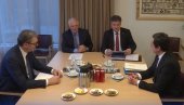 УГЛЕДНИ НОВИНАР ОТКРИО: Кључни проблем је настао 2011. кад су изместили преговоре у ЕУ! УГЛЕДНИ НОВИНАР ОТКРИО: Кључни проблем је настао 2011. кад су изместили преговоре у ЕУ!