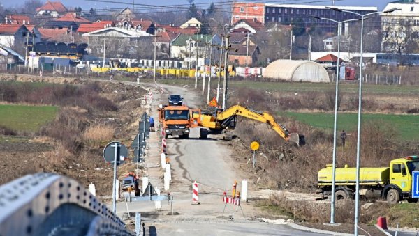 ЗАВРШНИ РАДОВИ НА АУТОПУТУ СУРЧИН-НОВИ БОГРАД: Ради се прикључак до најмлађе општине ЗАВРШНИ РАДОВИ НА АУТОПУТУ СУРЧИН-НОВИ БОГРАД: Ради се прикључак до најмлађе општине