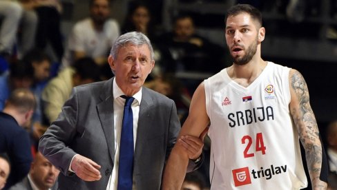 ČETVORICA OSTALA U BEOGRADU: Svetislav Pešić poveo 14 košarkaša Srbije u Atinu ČETVORICA OSTALA U BEOGRADU: Svetislav Pešić poveo 14 košarkaša Srbije u Atinu