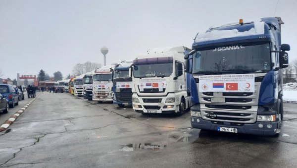 СРПСКА ШАЉЕ 430 ТОНА ПОМОЋИ ТУРСКОЈ: Камиони са хуманитарном помоћи кренули на подручја погођена земљотресом СРПСКА ШАЉЕ 430 ТОНА ПОМОЋИ ТУРСКОЈ: Камиони са хуманитарном помоћи кренули на подручја погођена земљотресом