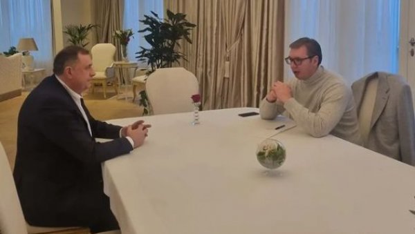 НЕКА ЖИВЕ СРБИЈА И СРПСКА: Вучић и Додик разговарали у Београду (ФОТО) НЕКА ЖИВЕ СРБИЈА И СРПСКА: Вучић и Додик разговарали у Београду (ФОТО)