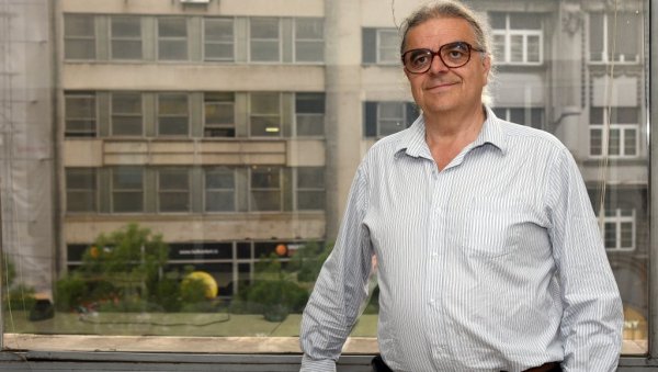 СВЕДОЦИ СМО КРАЈА АМЕРИЧКОГ ВЕКА: Аустријски историчар ексклузивно за Новости: Намере Запада потврдили Порошенко и Меркелова СВЕДОЦИ СМО КРАЈА АМЕРИЧКОГ ВЕКА: Аустријски историчар ексклузивно за Новости: Намере Запада потврдили Порошенко и Меркелова