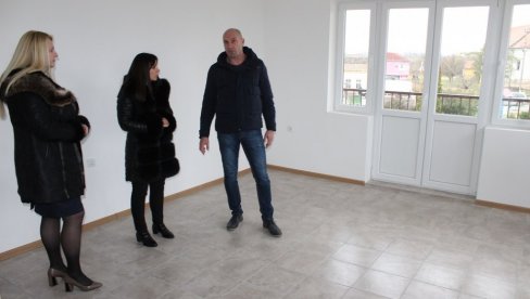 ВРАЋАЈУ СТАРИ СЈАЈ ДОМОВИМА КУЛТУРЕ: Рума наставља са улагањима у сеоску инфраструкутру ВРАЋАЈУ СТАРИ СЈАЈ ДОМОВИМА КУЛТУРЕ: Рума наставља са улагањима у сеоску инфраструкутру