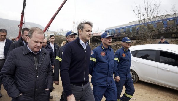 МИЦОТАКИС ТРАЖИ ОПРОШТАЈ ОД ПОРОДИЦА ЖРТАВА: Грчки премијер се извинио због страшне железничке несреће МИЦОТАКИС ТРАЖИ ОПРОШТАЈ ОД ПОРОДИЦА ЖРТАВА: Грчки премијер се извинио због страшне железничке несреће