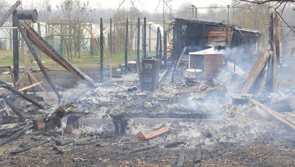 ЗАПАЛИЛИ БУНГАЛОВ: Краљевачка полиција ухапсила пиромане ЗАПАЛИЛИ БУНГАЛОВ: Краљевачка полиција ухапсила пиромане