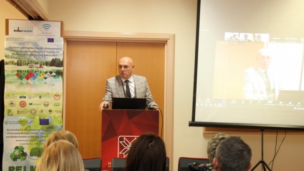КООРДИНАТОР ДВА МЕЂУНАРОДНА ПРОЈЕКТА: Универзитет у Приштини са привременим седиштем у Косовској Митровици КООРДИНАТОР ДВА МЕЂУНАРОДНА ПРОЈЕКТА: Универзитет у Приштини са привременим седиштем у Косовској Митровици