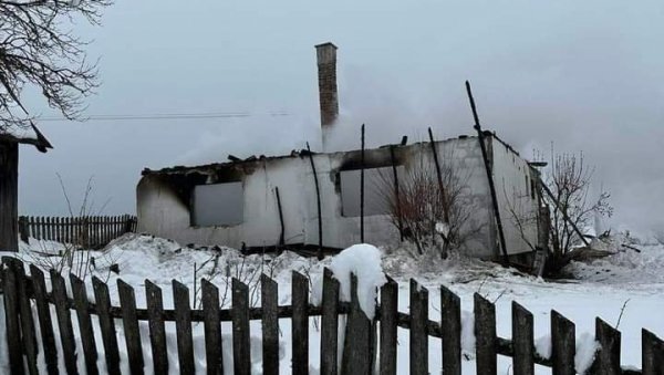 МАЛИ МАРКО У СУЗАМА НАКОН СТРАВИЧНОГ ПОЖАРА У КОМЕ ЈЕ ИЗГУБИО ДОМ: Плашио сам се да ћемо сви изгорети... МАЛИ МАРКО У СУЗАМА НАКОН СТРАВИЧНОГ ПОЖАРА У КОМЕ ЈЕ ИЗГУБИО ДОМ: Плашио сам се да ћемо сви изгорети...
