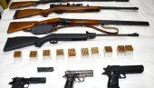ZAPLENILI SEDAM PIŠTOLJA I PUŠAKA: Velika akcija policije u južnom Banatu ZAPLENILI SEDAM PIŠTOLJA I PUŠAKA: Velika akcija policije u južnom Banatu