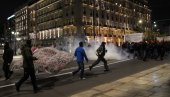 ХАОС У АТИНИ: Велики протести након судара возова, полиција испалила сузавац (ВИДЕО) ХАОС У АТИНИ: Велики протести након судара возова, полиција испалила сузавац (ВИДЕО)