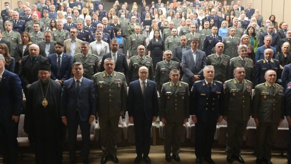 СРБИЈИ ЈЕ ПОТРЕБНА ВМА У ПУНОМ КАПАЦИТЕТУ: Обележен Дан Војномедицинске академије (ФОТО) СРБИЈИ ЈЕ ПОТРЕБНА ВМА У ПУНОМ КАПАЦИТЕТУ: Обележен Дан Војномедицинске академије (ФОТО)