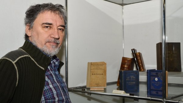 МНОГЕ СУ НЕПОЗНАТЕ ШИРОЈ ЈАВНОСТИ: Завичајни музеј у Јагодини има и збрику ретких књига (ФОТО) МНОГЕ СУ НЕПОЗНАТЕ ШИРОЈ ЈАВНОСТИ: Завичајни музеј у Јагодини има и збрику ретких књига (ФОТО)