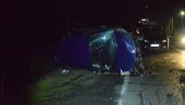 SLETEO U KANAL, PA USLED VELIKE BRZINE IZLETEO: Saobraćajna nesreća kod Kraljeva, vozač teško povređen (FOTO)