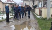 ГОДИНА БЕЗ ОДГОВОРА НАДЛЕЖНИХ: Муке становника бијељинске МЗ 15. Мајевичка ГОДИНА БЕЗ ОДГОВОРА НАДЛЕЖНИХ: Муке становника бијељинске МЗ 15. Мајевичка
