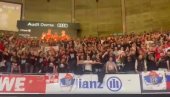 НЕМЦИ ЗАПАЊЕНО ГЛЕДАЛИ СРБЕ: Косово је Србија и застава Русије усред Минхена (ВИДЕО) НЕМЦИ ЗАПАЊЕНО ГЛЕДАЛИ СРБЕ: Косово је Србија и застава Русије усред Минхена (ВИДЕО)