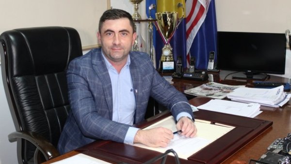 ЉУБИША ПЕТРОВИЋ УЗВРАЋА УДАРАЦ“: Кривичне председнику и секретару Скупштине града Бијељина ЉУБИША ПЕТРОВИЋ УЗВРАЋА УДАРАЦ“: Кривичне председнику и секретару Скупштине града Бијељина