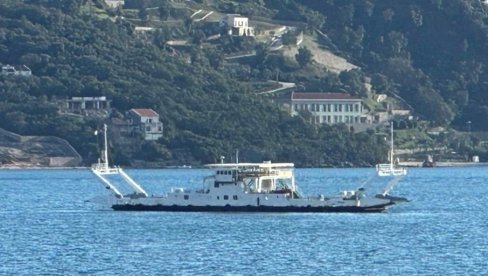 KUĆE SE TRESLE OD JAČINE UDARA TRAJEKTA O RIVU: Drama u Hrvatskoj - Poginula tri mornara, jedan teško povređen KUĆE SE TRESLE OD JAČINE UDARA TRAJEKTA O RIVU: Drama u Hrvatskoj - Poginula tri mornara, jedan teško povređen