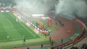 VEČITI DERBI OVO NE PAMTI: Fudbaler Crvene zvezde se izvinjavao grobarima! (VIDEO) VEČITI DERBI OVO NE PAMTI: Fudbaler Crvene zvezde se izvinjavao grobarima! (VIDEO)