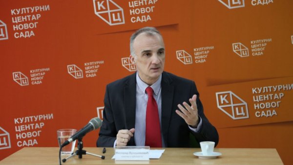 РАЗБИЈАЊЕ СФРЈ НА ШТЕТУ СРПСКОГ НАРОДА: Новинар и публициста Милорад Вукашиновић о хроници рата 1999. године РАЗБИЈАЊЕ СФРЈ НА ШТЕТУ СРПСКОГ НАРОДА: Новинар и публициста Милорад Вукашиновић о хроници рата 1999. године