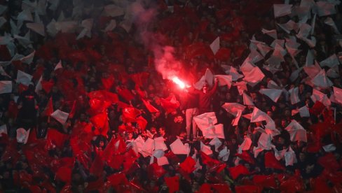 SRCE MU JE CRVENO-BELO: Evo šta je Novak Đoković uradio zbog meča Zvezda - Jang bojs u Ligi šampiona