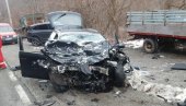 ПОЗНАТ ИДЕНТИТЕТ ЖРТВЕ САОБРАЋАЈНЕ НЕСРЕЋЕ У СЈЕРОГОШТУ: Страдао Даниловграђанин ПОЗНАТ ИДЕНТИТЕТ ЖРТВЕ САОБРАЋАЈНЕ НЕСРЕЋЕ У СЈЕРОГОШТУ: Страдао Даниловграђанин