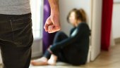 GAĐAO JE TEGLOM, PA JE I FIZIČKI NAPAO: Nasilnik iz Vranja u pritvoru GAĐAO JE TEGLOM, PA JE I FIZIČKI NAPAO: Nasilnik iz Vranja u pritvoru