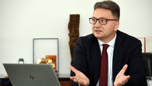 MINISTAR MIHAILO JOVANOVIĆ ZA NOVOSTI OTKRIVA: Da li će REM dobiti veću autonomiju a rijaliti drakonske kazne MINISTAR MIHAILO JOVANOVIĆ ZA NOVOSTI OTKRIVA: Da li će REM dobiti veću autonomiju a rijaliti drakonske kazne