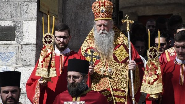 НА ЦЕТИЊУ ОБЕЛЕЖЕНА НЕДЕЉА ПРАВОСЛАВЉА: Црква је бранећи свете иконе бранила икону Божју у човеку (ФОТО)