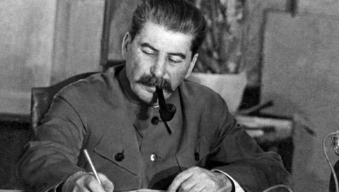 VOLGODA: Otkriven spomenik Staljinu (FOTO) VOLGODA: Otkriven spomenik Staljinu (FOTO)