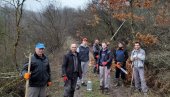 ДА СПРЕМНО ДОЧЕКАЈУ ЛЕТО: Радна акција мештана јагодинског села Главинци (ФОТО) ДА СПРЕМНО ДОЧЕКАЈУ ЛЕТО: Радна акција мештана јагодинског села Главинци (ФОТО)
