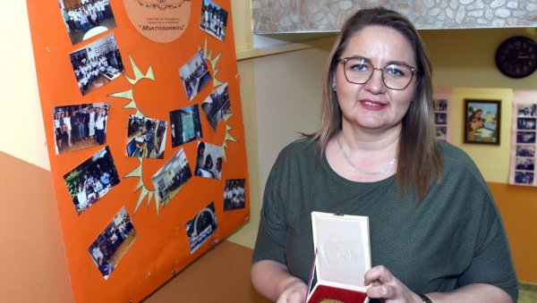 ГНЕЗДО ЗА ВИШЕ ОД 5.000 ОСТАВЉЕНИХ: Породице у селу Милошевац код Велике Плане 92 године примају и подижу децу без родитељског старања ГНЕЗДО ЗА ВИШЕ ОД 5.000 ОСТАВЉЕНИХ: Породице у селу Милошевац код Велике Плане 92 године примају и подижу децу без родитељског старања